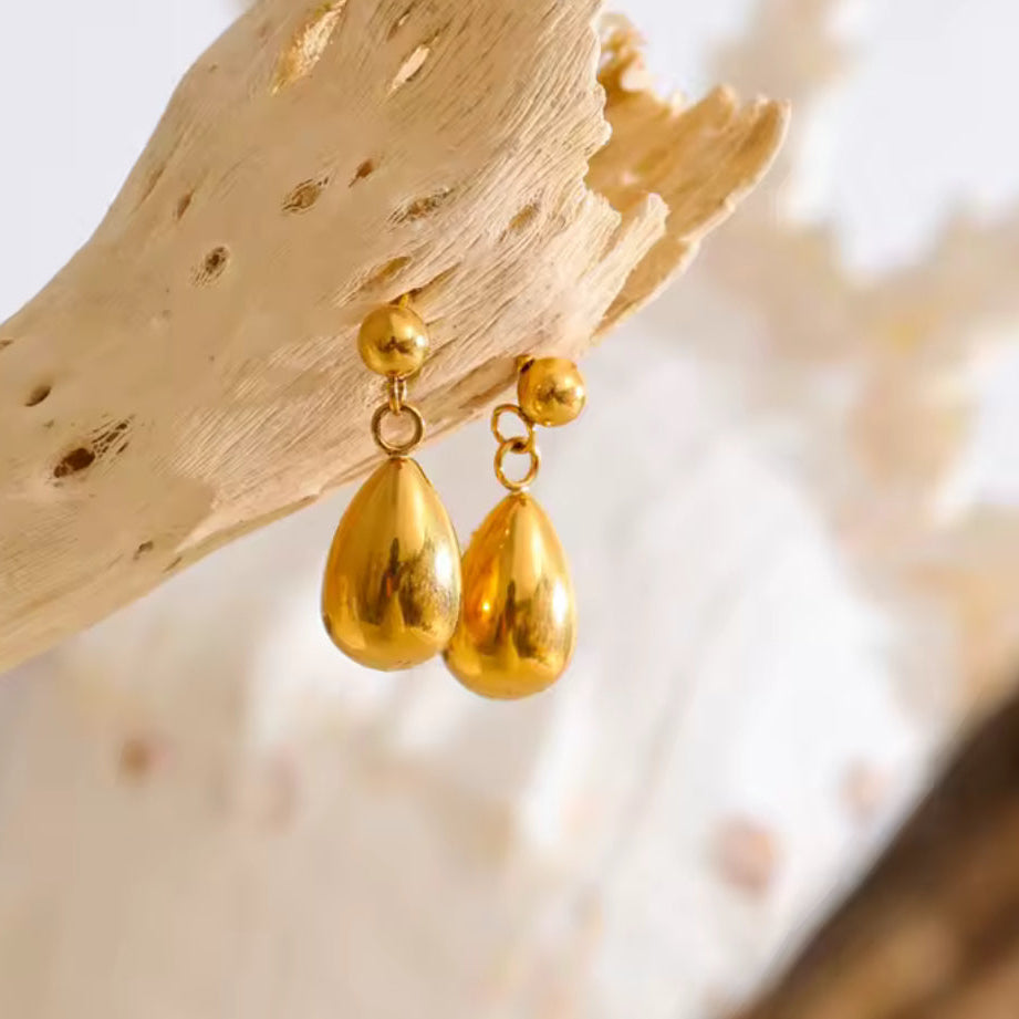 LEILA DROPS EARRINGS